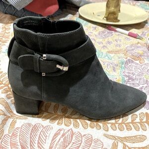 Aquatalia(IT)Grey suede boots, size 7. Zipper w/Buckle. 2.25 heel. Pointy Toe EC